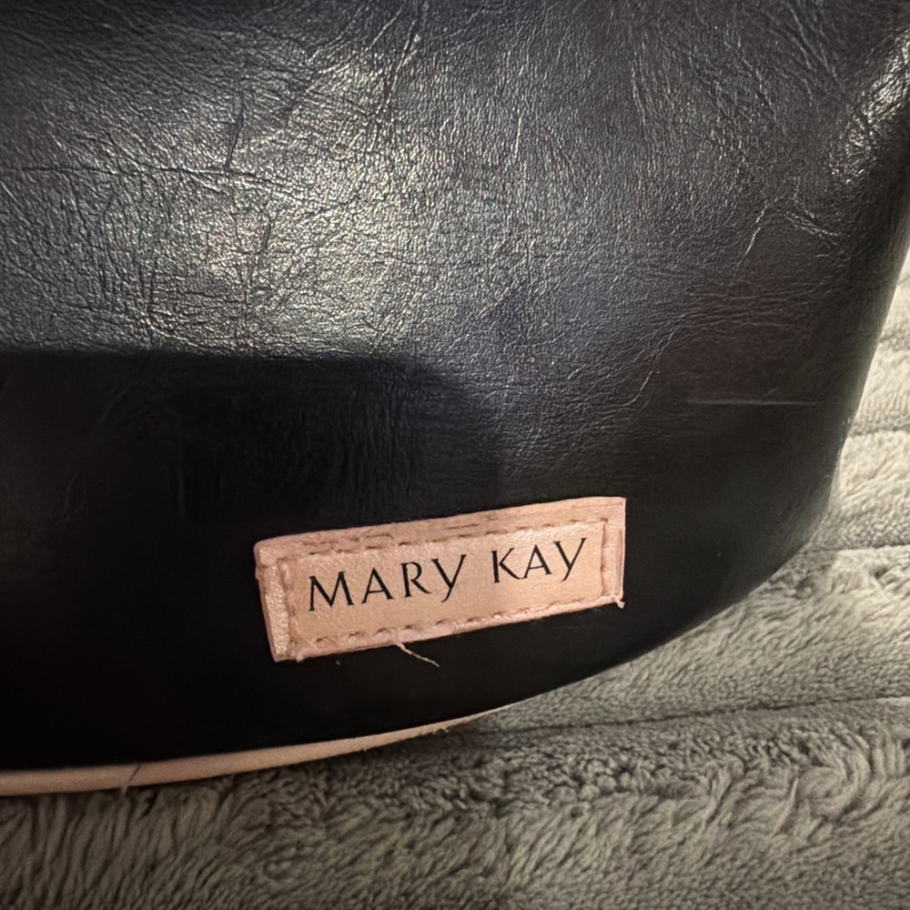 Mary Kay Cosmetic Train Case Double Compartment Black Faux Leather Pink Trim - Picture 2 of 16